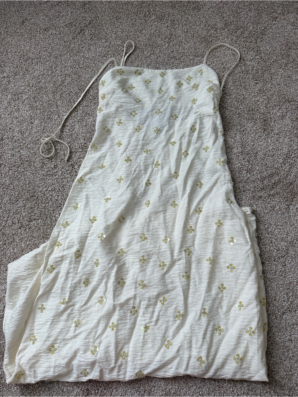 Divided White Maxi Slip Dress with Yellow Floral Detail - Picture 4 of 4